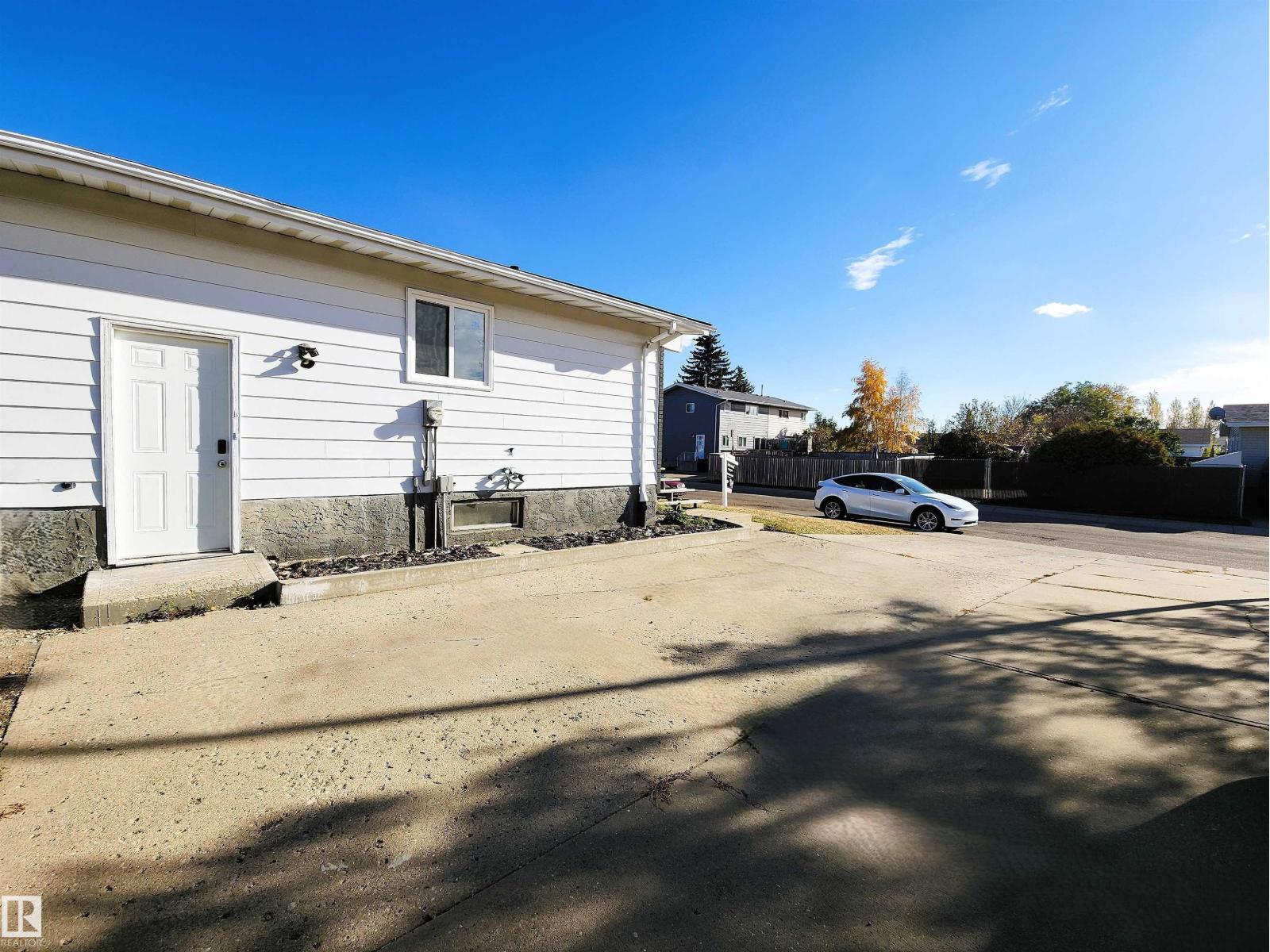 3014 132 Av Nw, Edmonton, Alberta  T5A 2Z1 - Photo 2 - E4462976
