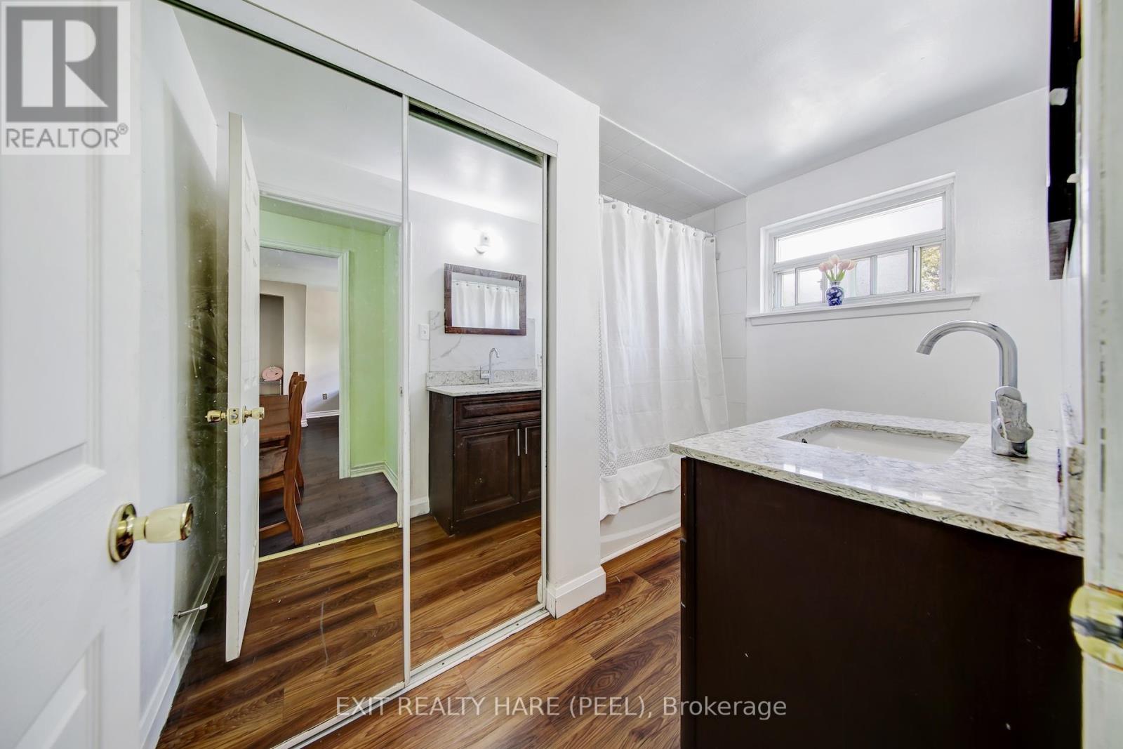 6 Earnscliffe Gate, Brampton, Ontario  L6T 3B3 - Photo 12 - W12474863