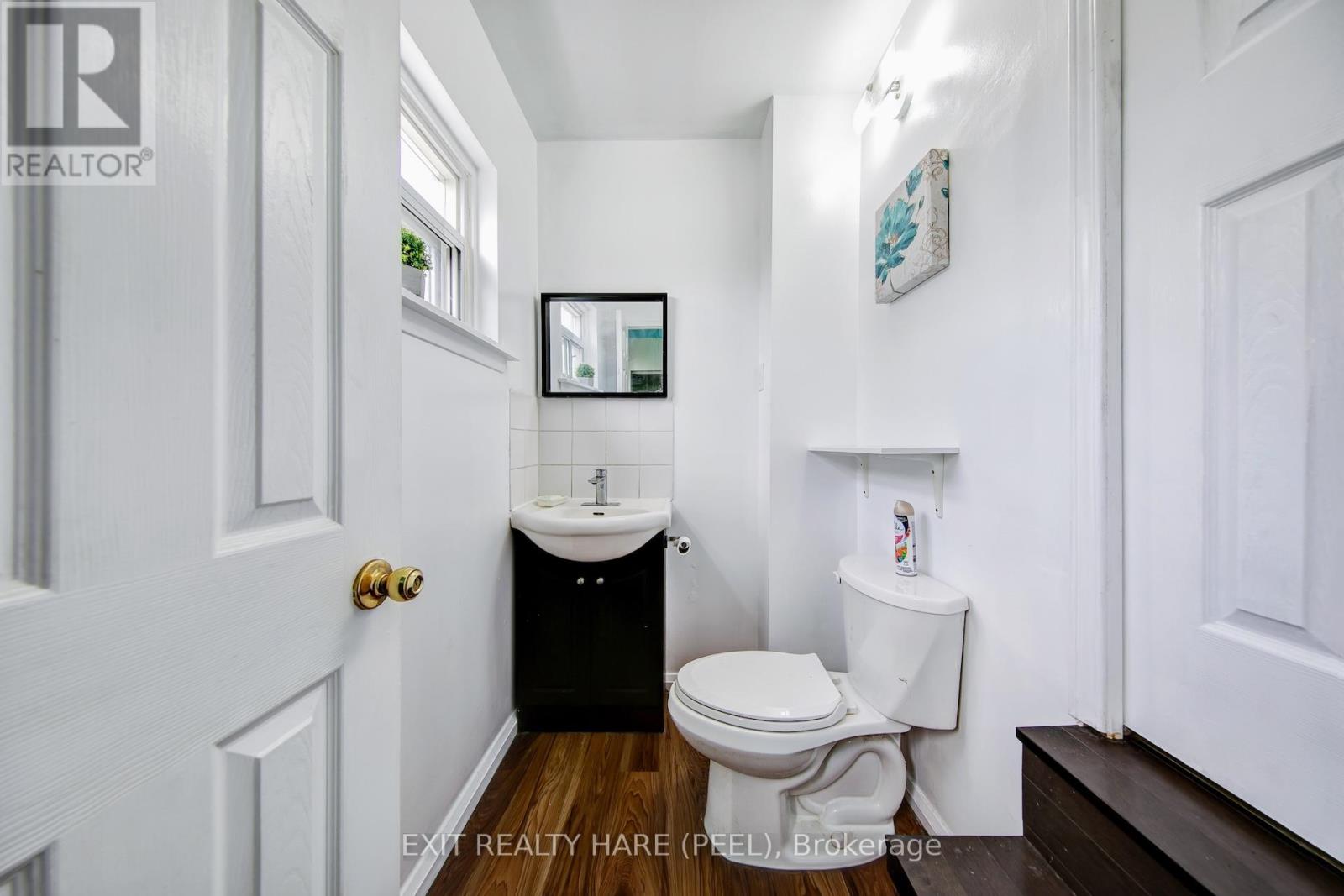 6 Earnscliffe Gate, Brampton, Ontario  L6T 3B3 - Photo 10 - W12474863