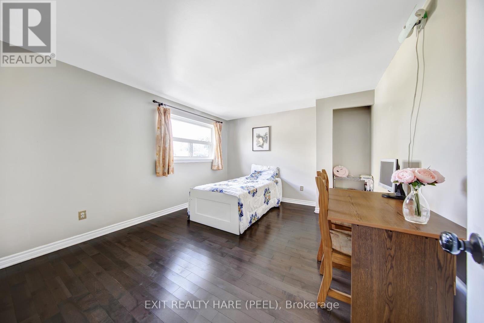 6 Earnscliffe Gate, Brampton, Ontario  L6T 3B3 - Photo 19 - W12474863