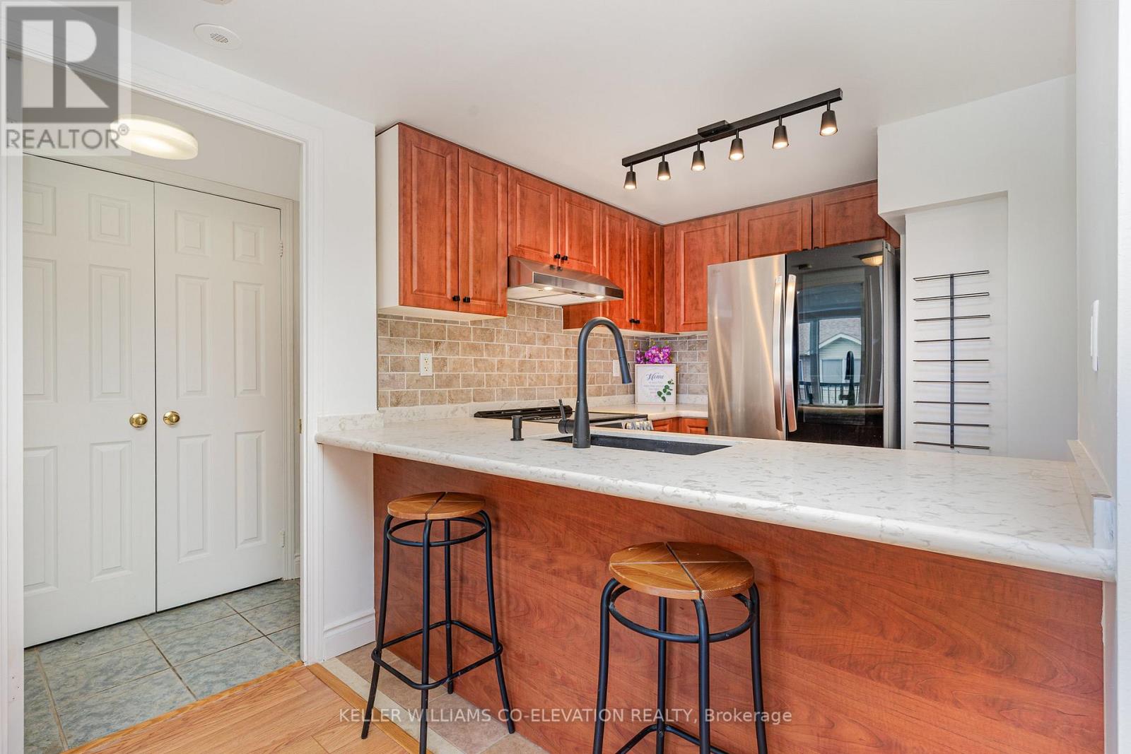 2034 - 3025 Finch Avenue W, Toronto, Ontario  M9M 0A2 - Photo 6 - W12101329
