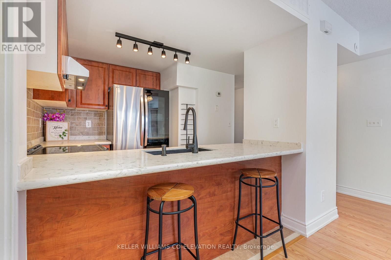2034 - 3025 Finch Avenue W, Toronto, Ontario  M9M 0A2 - Photo 7 - W12101329