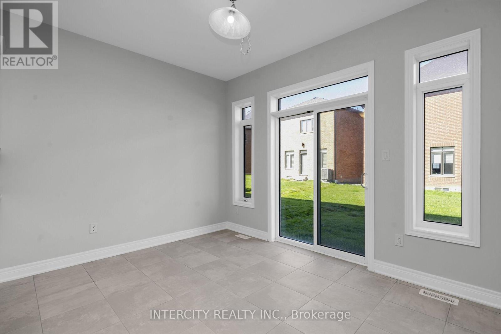 5 Kessler Drive, Brampton, Ontario  L6R 4G2 - Photo 11 - W12451230