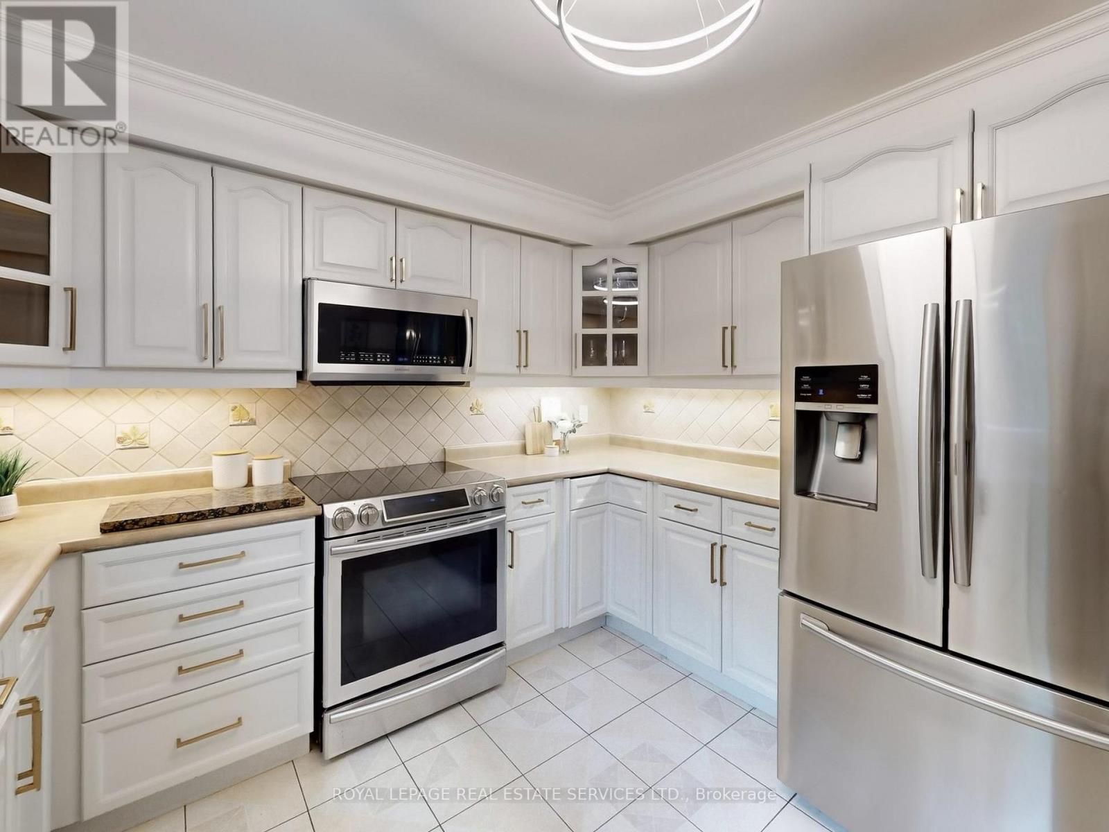 258 Westmount Boulevard, Vaughan (Beverley Glen), Ontario  L4J 7V9 - Photo 12 - N12475875