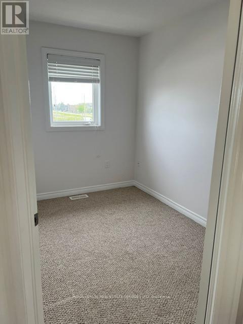68 Bloom Crescent, Hamilton, Ontario  L0R 1P0 - Photo 14 - X12475414