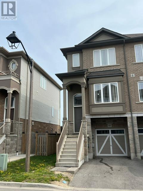 68 BLOOM CRESCENT, Hamilton, Ontario