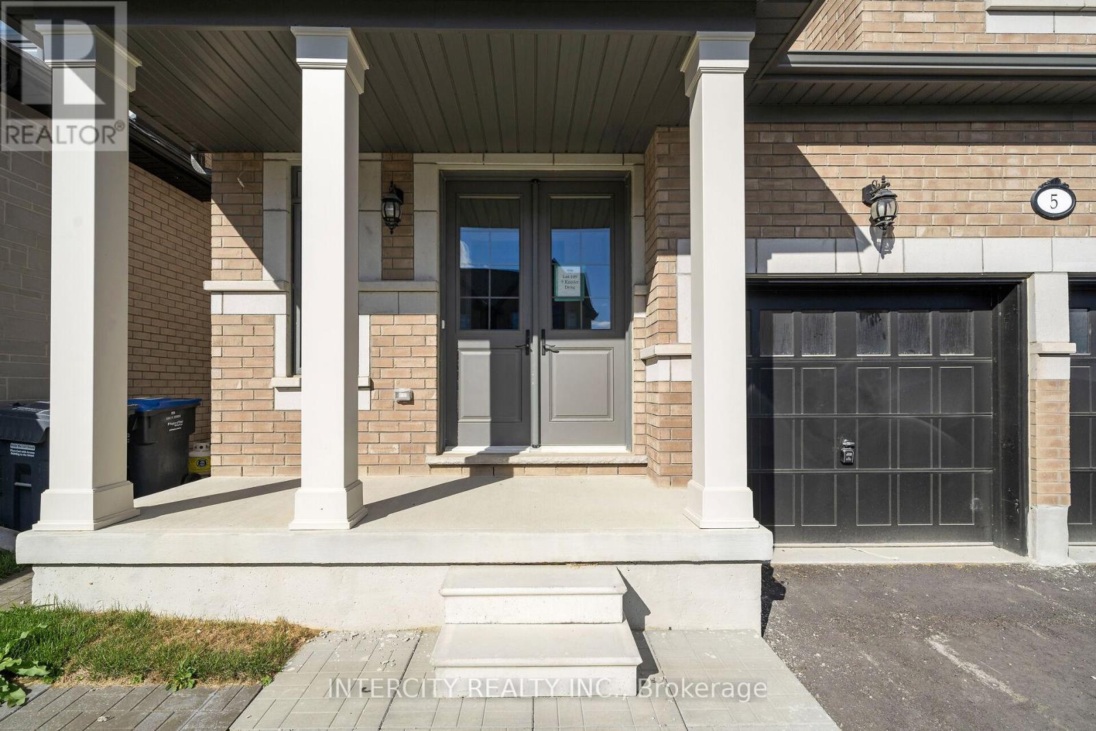 5 Kessler Drive, Brampton, Ontario  L6R 4G2 - Photo 2 - W12451230