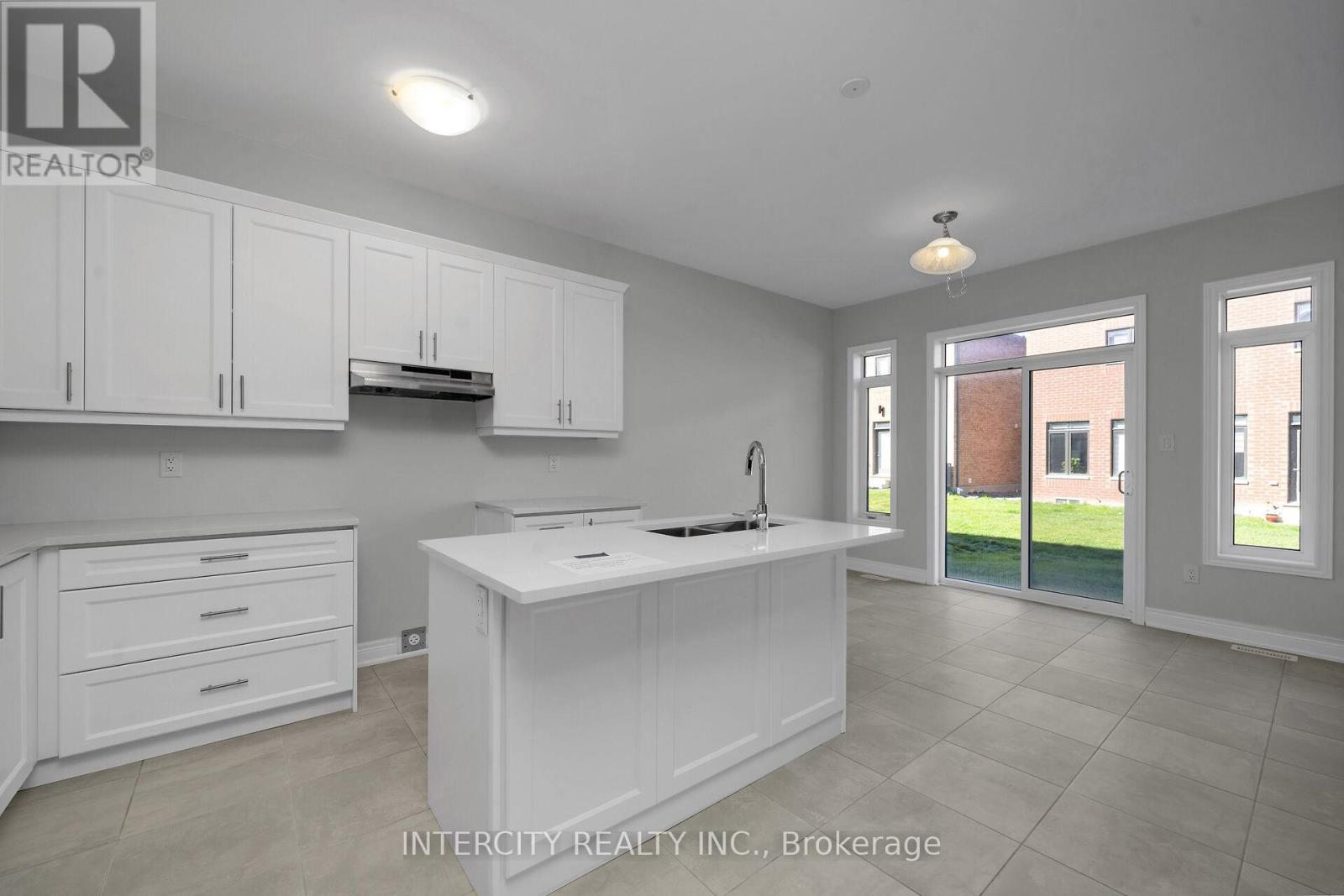 5 Kessler Drive, Brampton, Ontario  L6R 4G2 - Photo 7 - W12451230