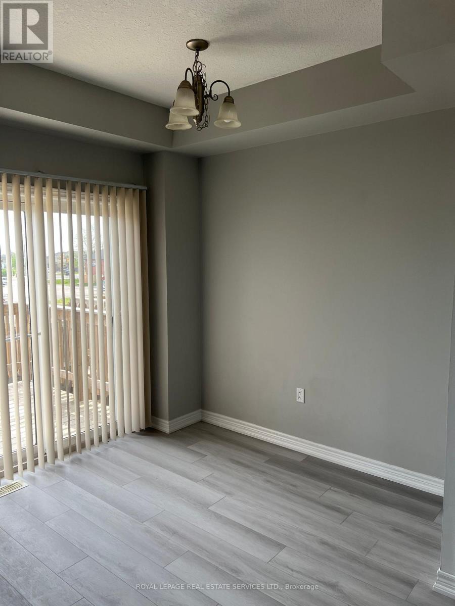 68 Bloom Crescent, Hamilton, Ontario  L0R 1P0 - Photo 4 - X12475414
