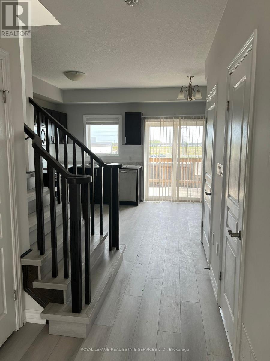 68 Bloom Crescent, Hamilton, Ontario  L0R 1P0 - Photo 2 - X12475414