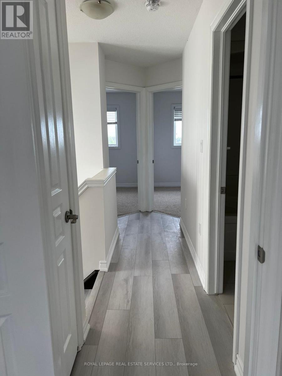 68 Bloom Crescent, Hamilton, Ontario  L0R 1P0 - Photo 13 - X12475414