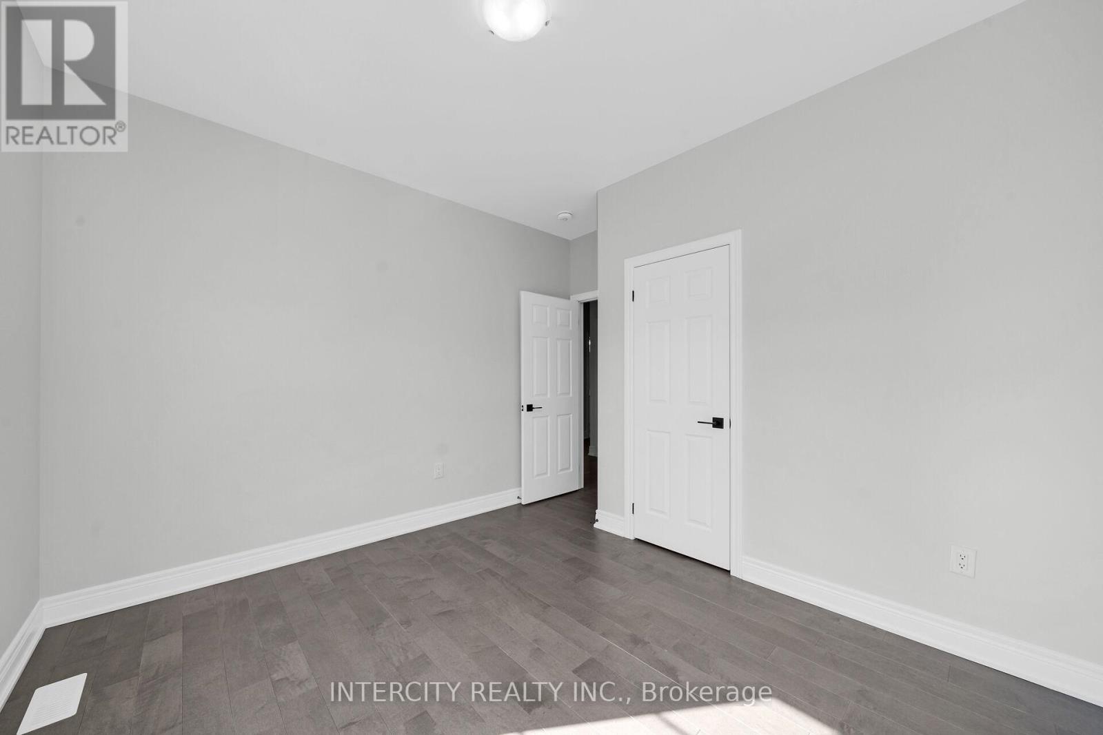 5 Kessler Drive, Brampton, Ontario  L6R 4G2 - Photo 23 - W12451230
