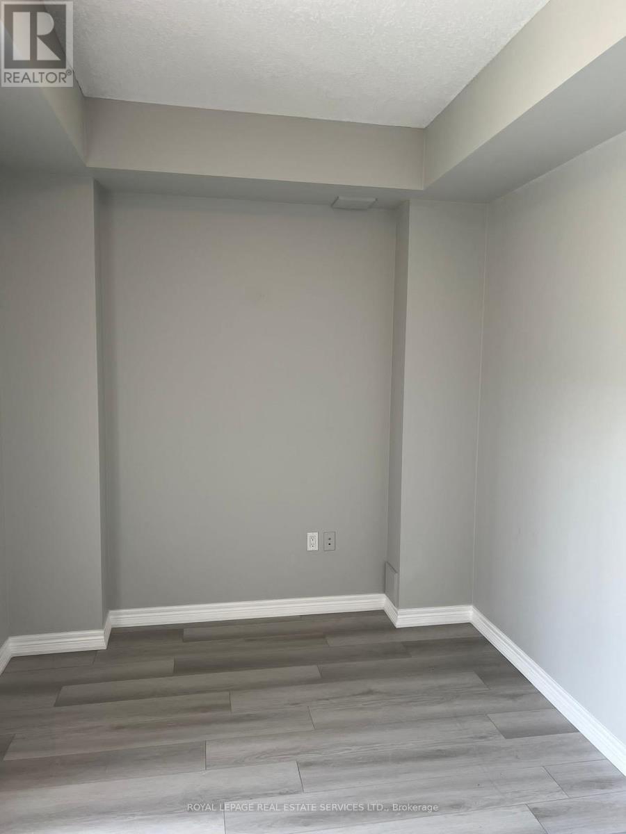 68 Bloom Crescent, Hamilton, Ontario  L0R 1P0 - Photo 11 - X12475414