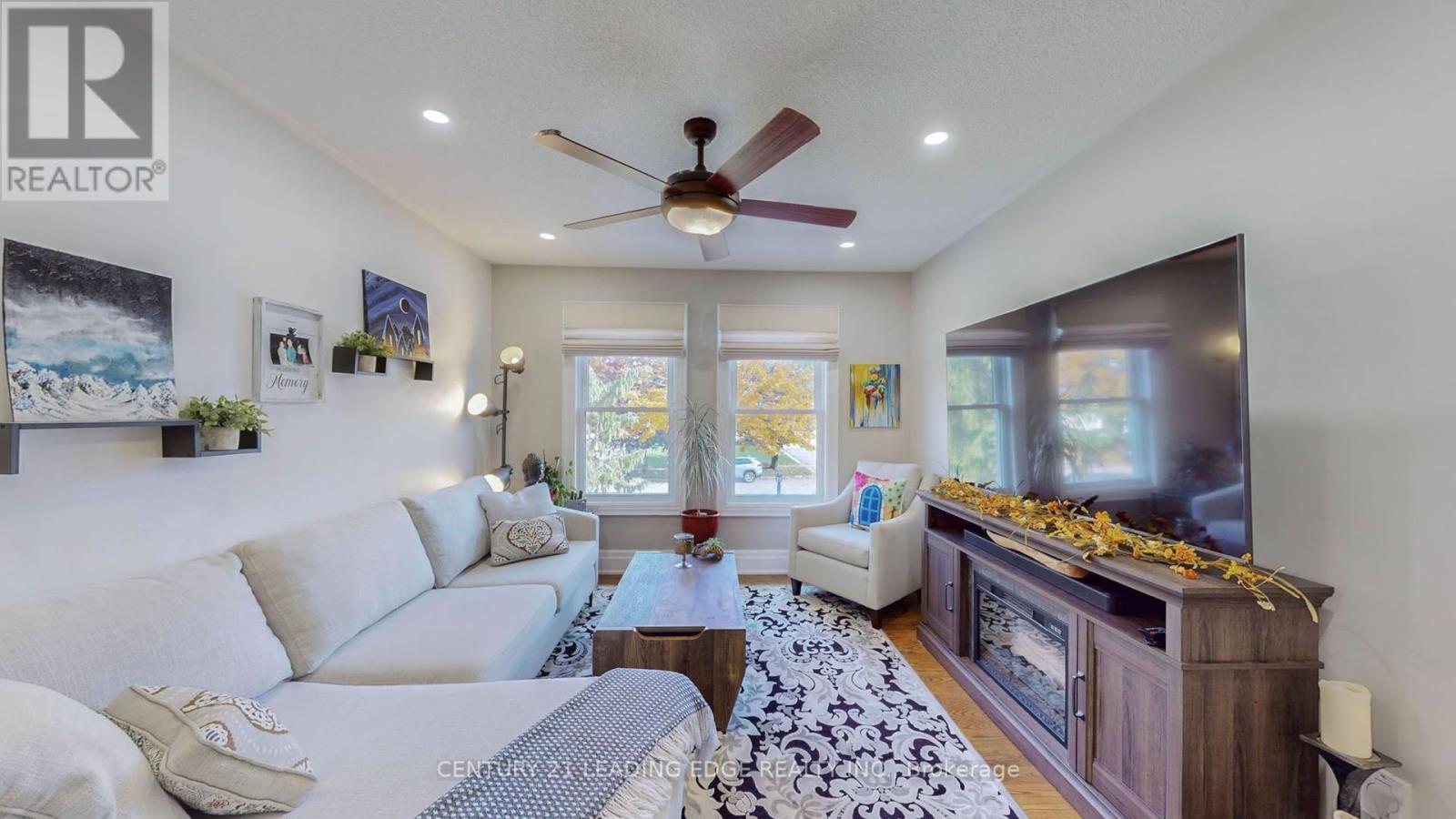 28 Stonehill Boulevard, East Gwillimbury, Ontario  L9N 1E3 - Photo 16 - N12475714
