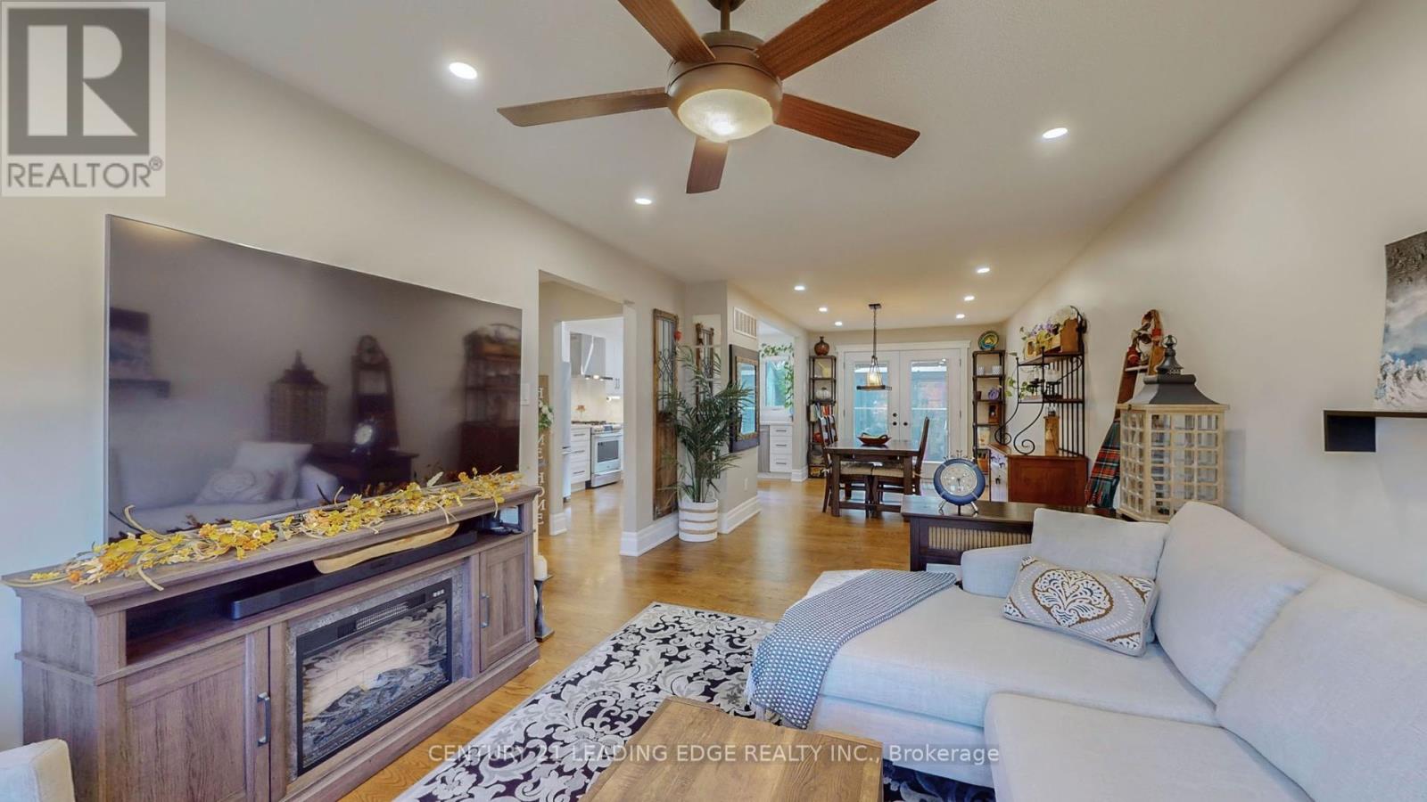 28 Stonehill Boulevard, East Gwillimbury, Ontario  L9N 1E3 - Photo 17 - N12475714