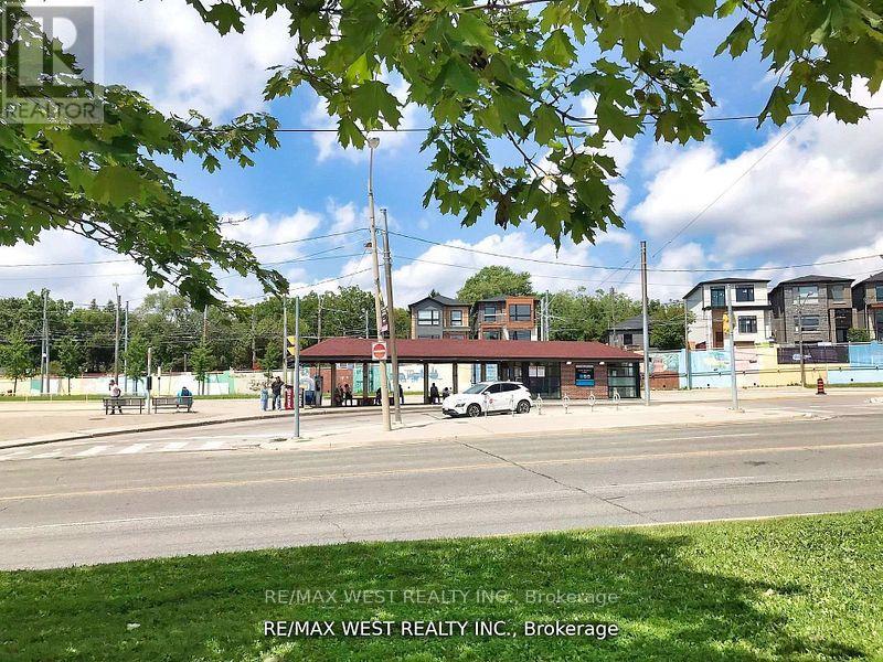 404 - 1535 Lakeshore Road E, Mississauga, Ontario  L5E 3E2 - Photo 36 - W12463670