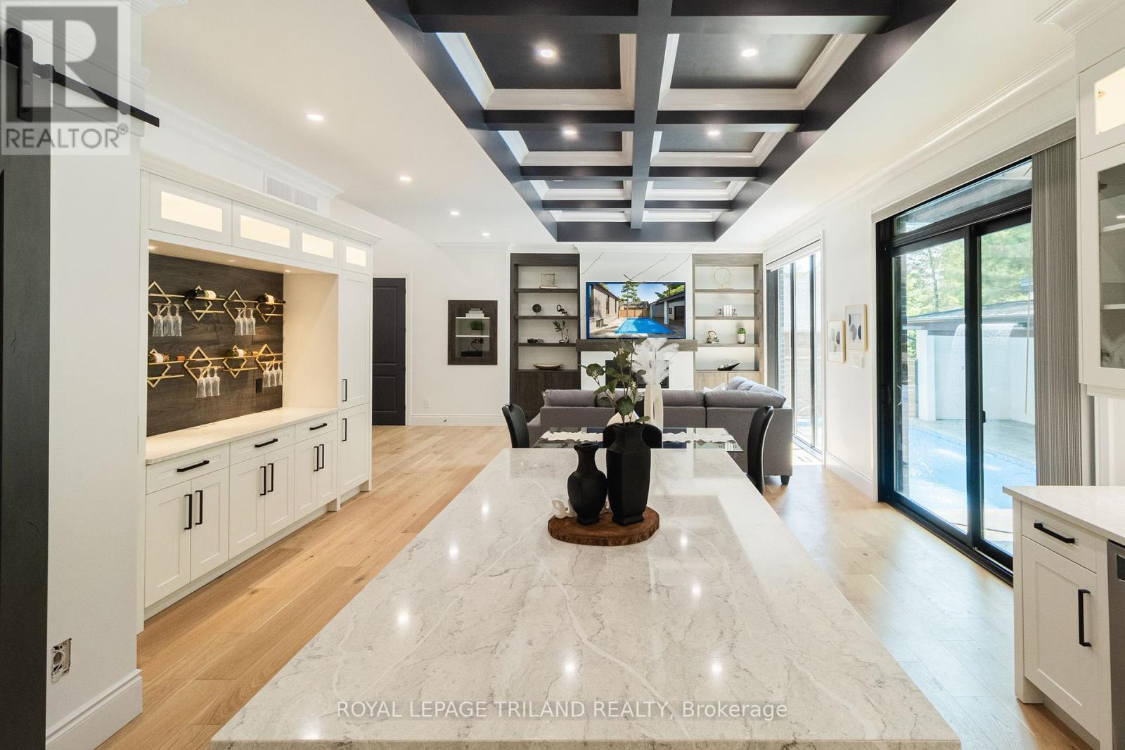 10175 Merrywood Drive, Lambton Shores, Ontario  N0M 1T0 - Photo 17 - X12348026