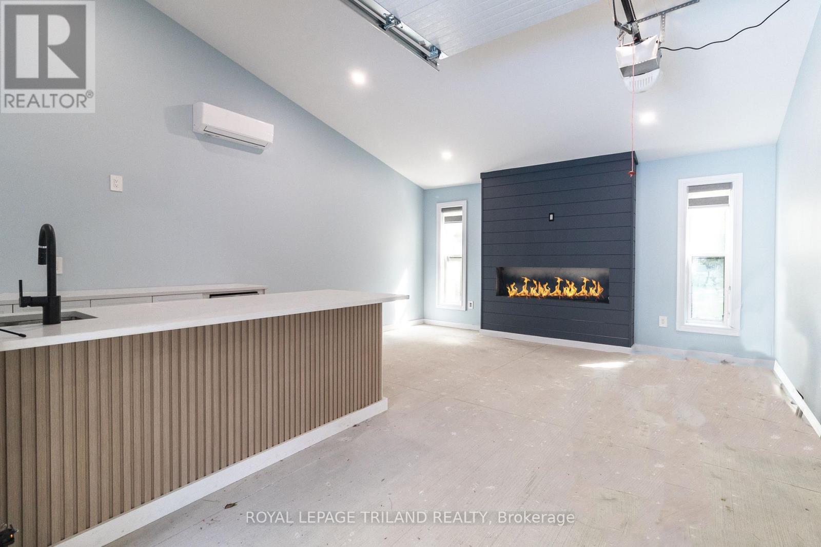 10175 Merrywood Drive, Lambton Shores, Ontario  N0M 1T0 - Photo 35 - X12348026