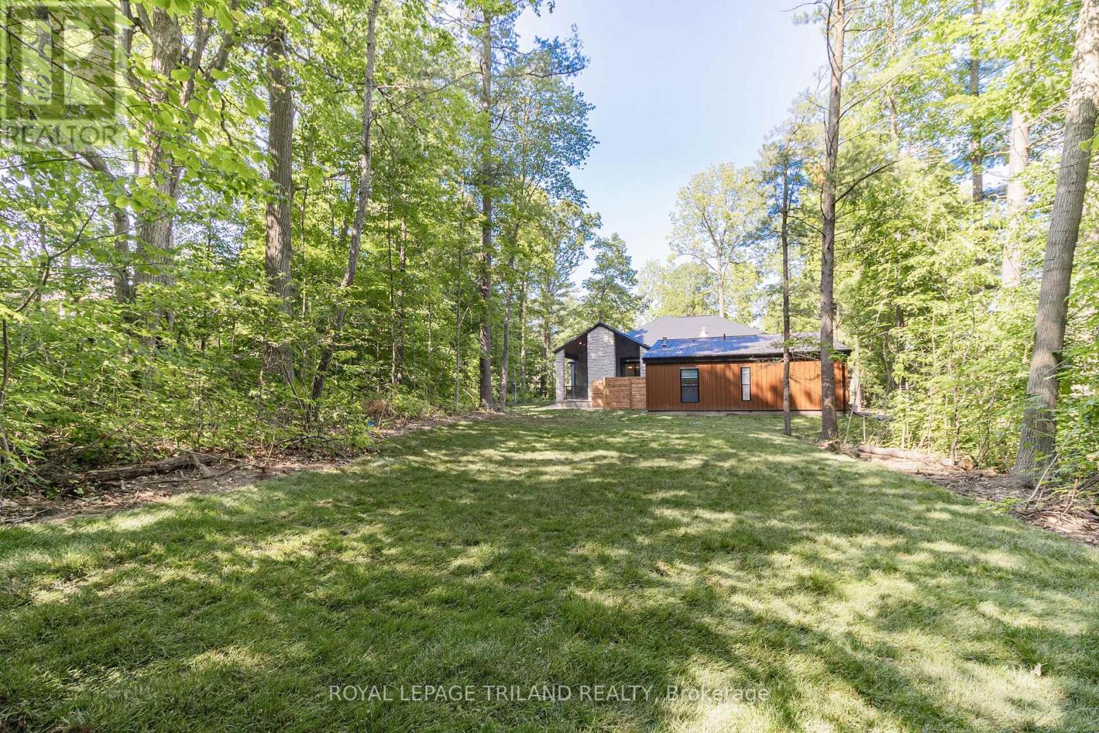 10175 Merrywood Drive, Lambton Shores, Ontario  N0M 1T0 - Photo 47 - X12348026