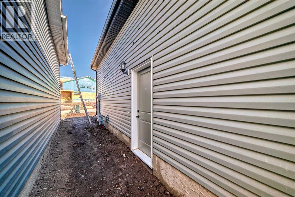 208 Lucas Place Nw, Calgary, Alberta  T3P 2E6 - Photo 35 - A2210904