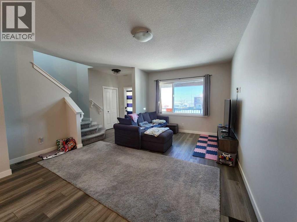 99 Edith Passage Nw, Calgary, Alberta  T3R 2B5 - Photo 8 - A2226472