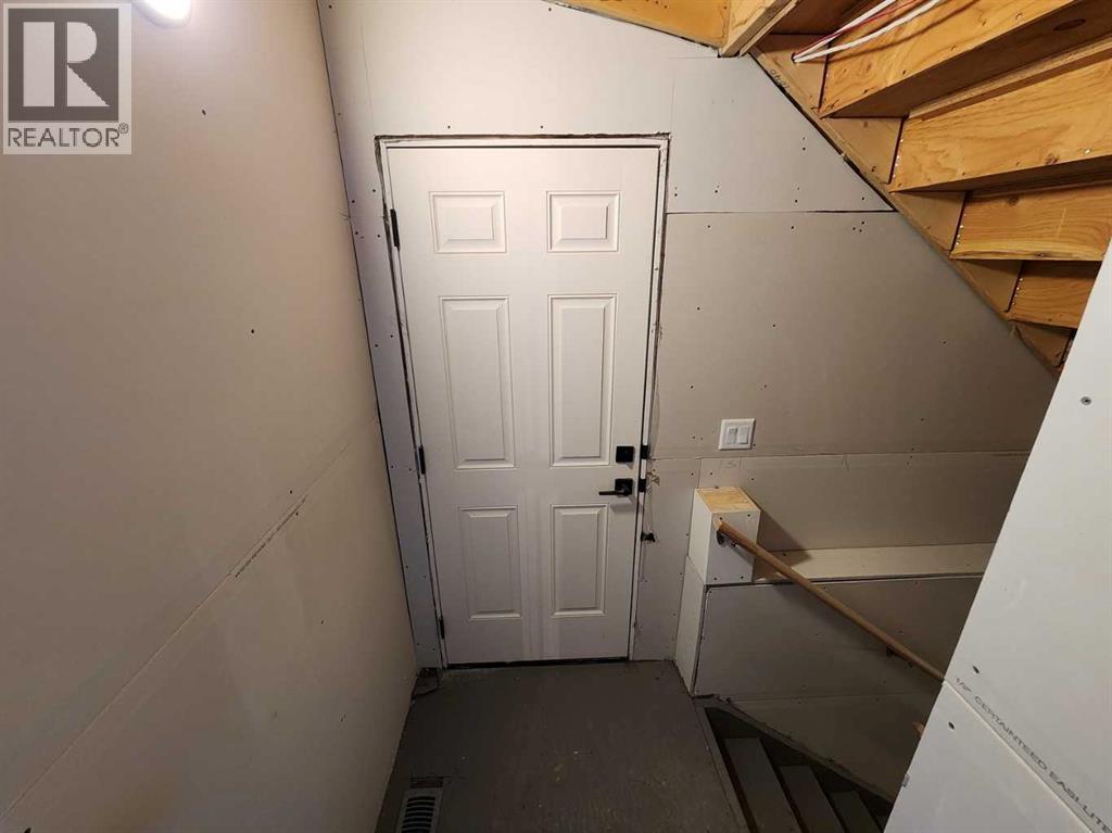 99 Edith Passage Nw, Calgary, Alberta  T3R 2B5 - Photo 45 - A2226472