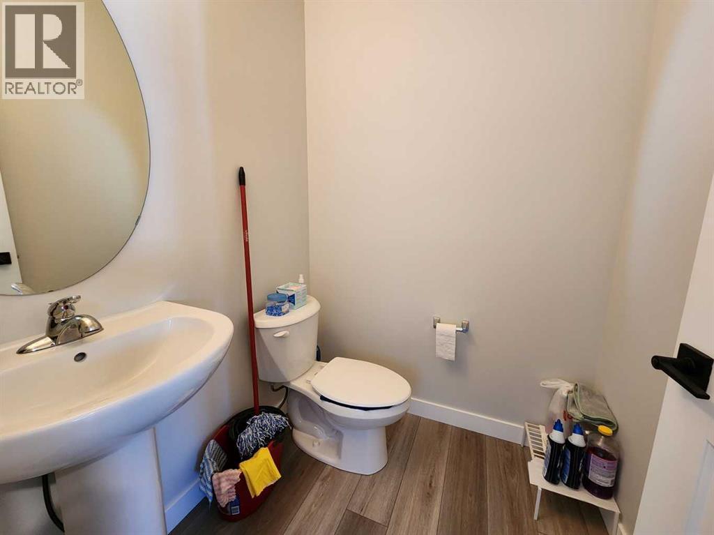 99 Edith Passage Nw, Calgary, Alberta  T3R 2B5 - Photo 21 - A2226472