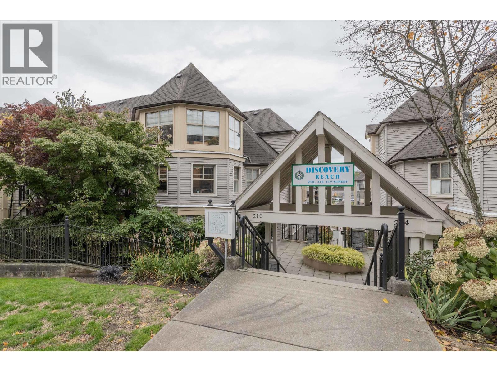 508 210 Eleventh Street, New Westminster, British Columbia  V3M 4C9 - Photo 2 - R3060528