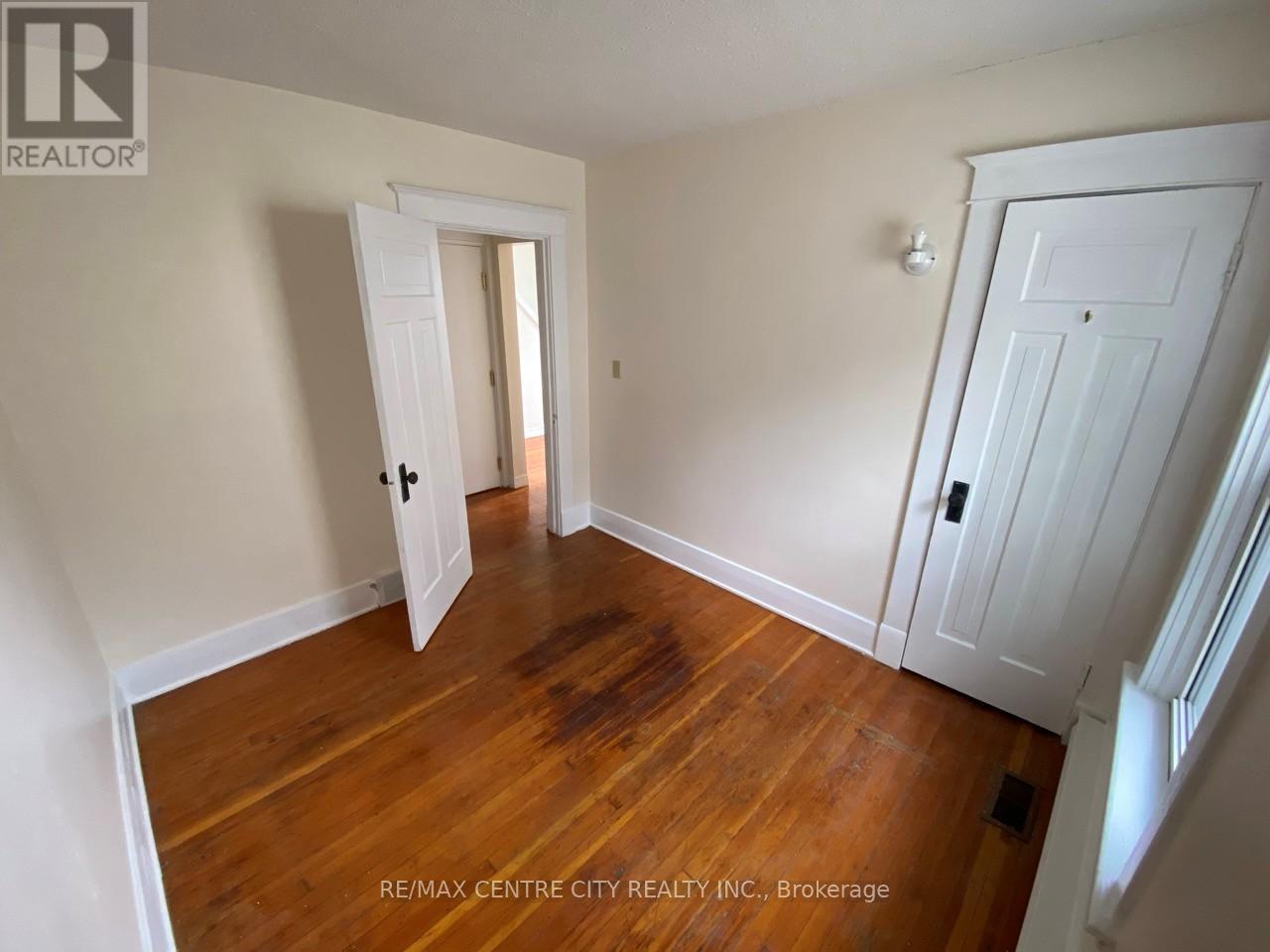 B - 84 Wharncliffe Road S, London South, Ontario  N6J 2K1 - Photo 11 - X12475957