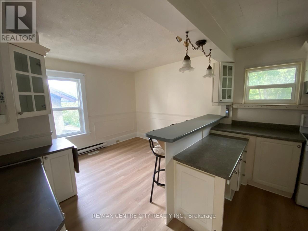 B - 84 Wharncliffe Road S, London South, Ontario  N6J 2K1 - Photo 5 - X12475957
