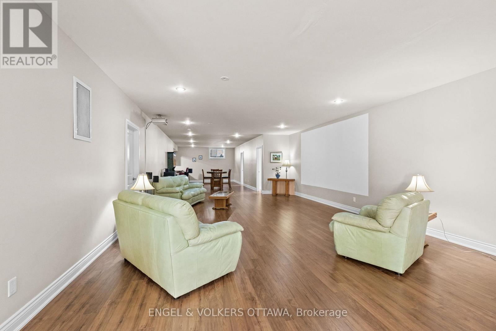 7510 Village Centre Place, Ottawa, Ontario  K4P 0C8 - Photo 31 - X12383483