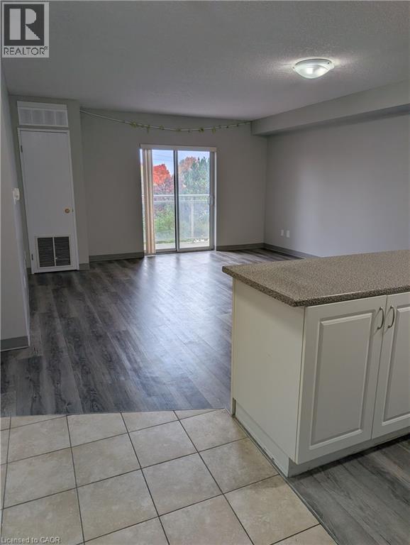 736 Old Albert Street Unit# 210, Waterloo, Ontario  N2L 6R4 - Photo 8 - 40780761