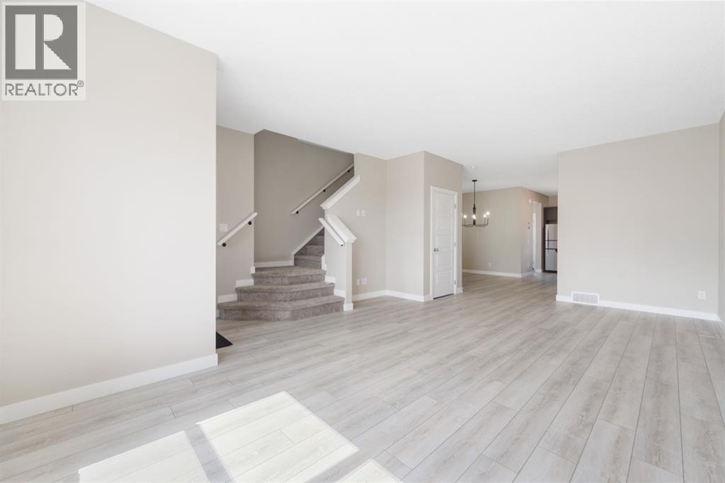 340 Cobblestone Gate Sw, Airdrie, Alberta  T4B 5J9 - Photo 4 - A2248552