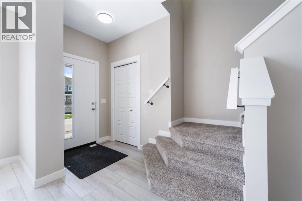 340 Cobblestone Gate Sw, Airdrie, Alberta  T4B 5J9 - Photo 2 - A2248552
