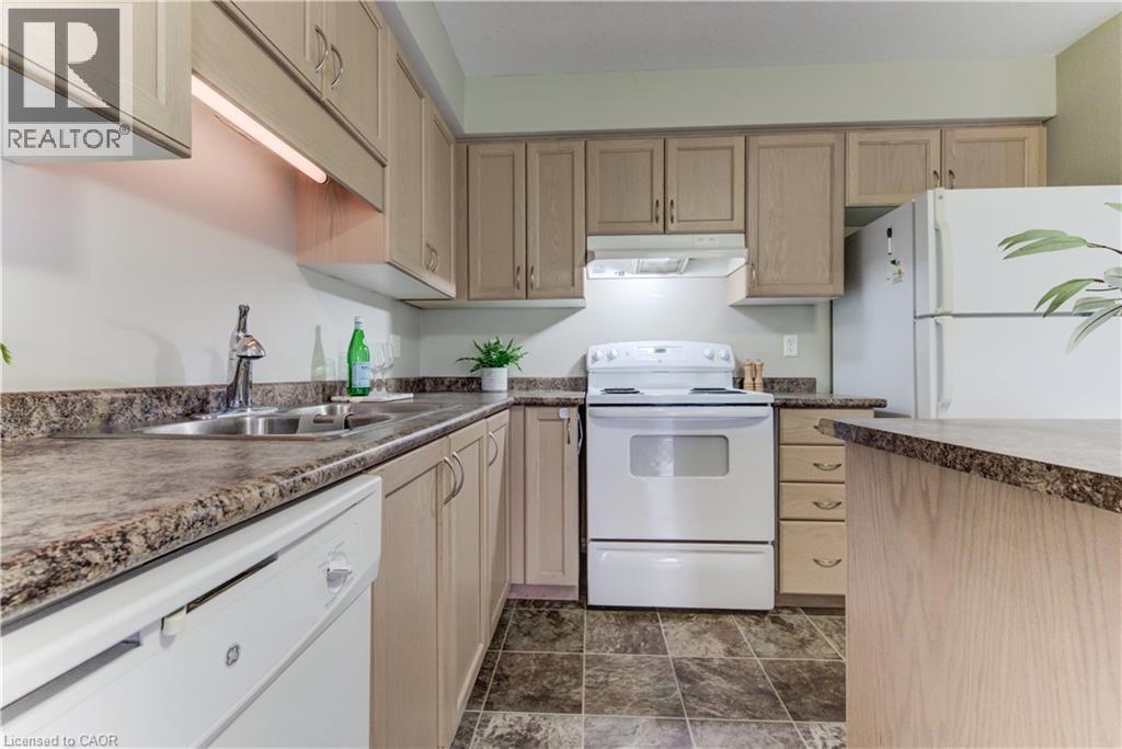 355 Fisher Mills Road Unit# 27, Cambridge, Ontario  N3C 4N5 - Photo 5 - 40781378