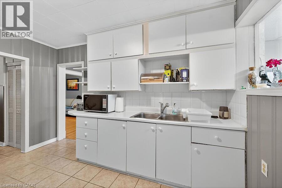 174 East 23rd Street, Hamilton, Ontario  L8V 2X1 - Photo 12 - 40781065