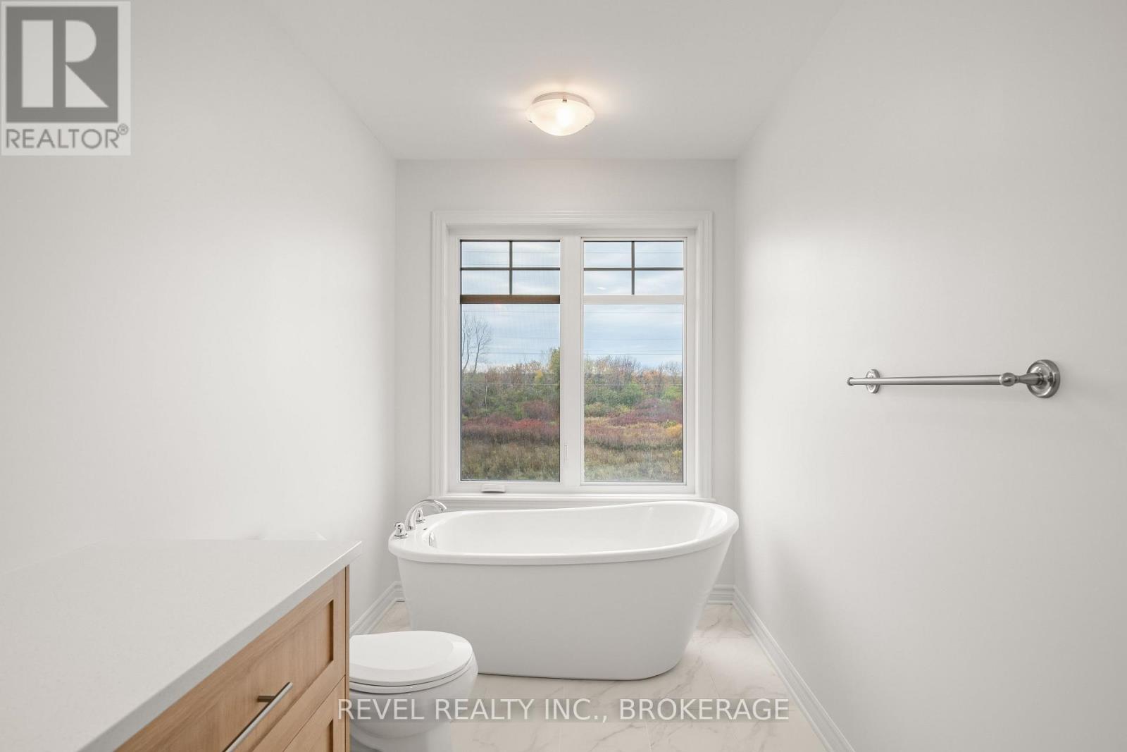 1075 Barrow Avenue, Kingston (East Gardiners Rd), Ontario  K7M 0K5 - Photo 17 - X12476358