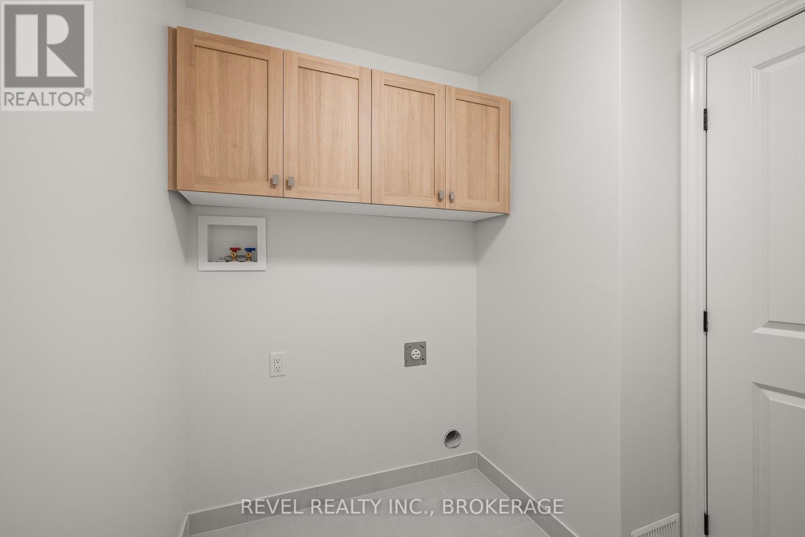1075 Barrow Avenue, Kingston (East Gardiners Rd), Ontario  K7M 0K5 - Photo 21 - X12476358