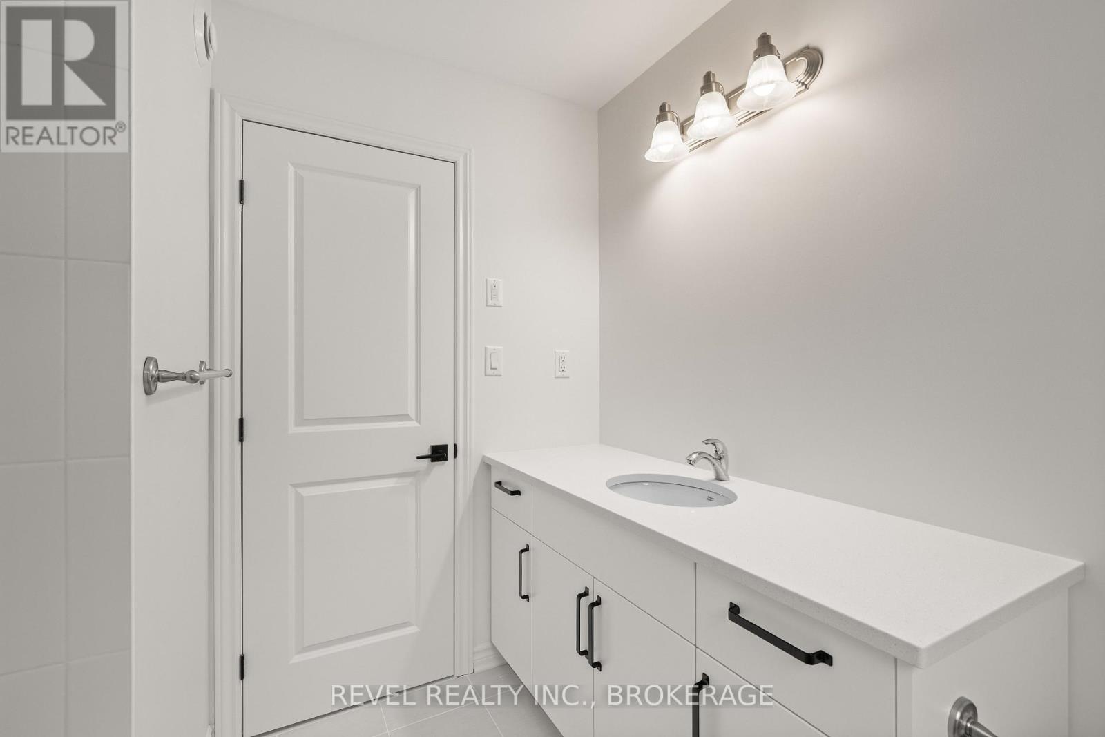 1075 Barrow Avenue, Kingston (East Gardiners Rd), Ontario  K7M 0K5 - Photo 23 - X12476358