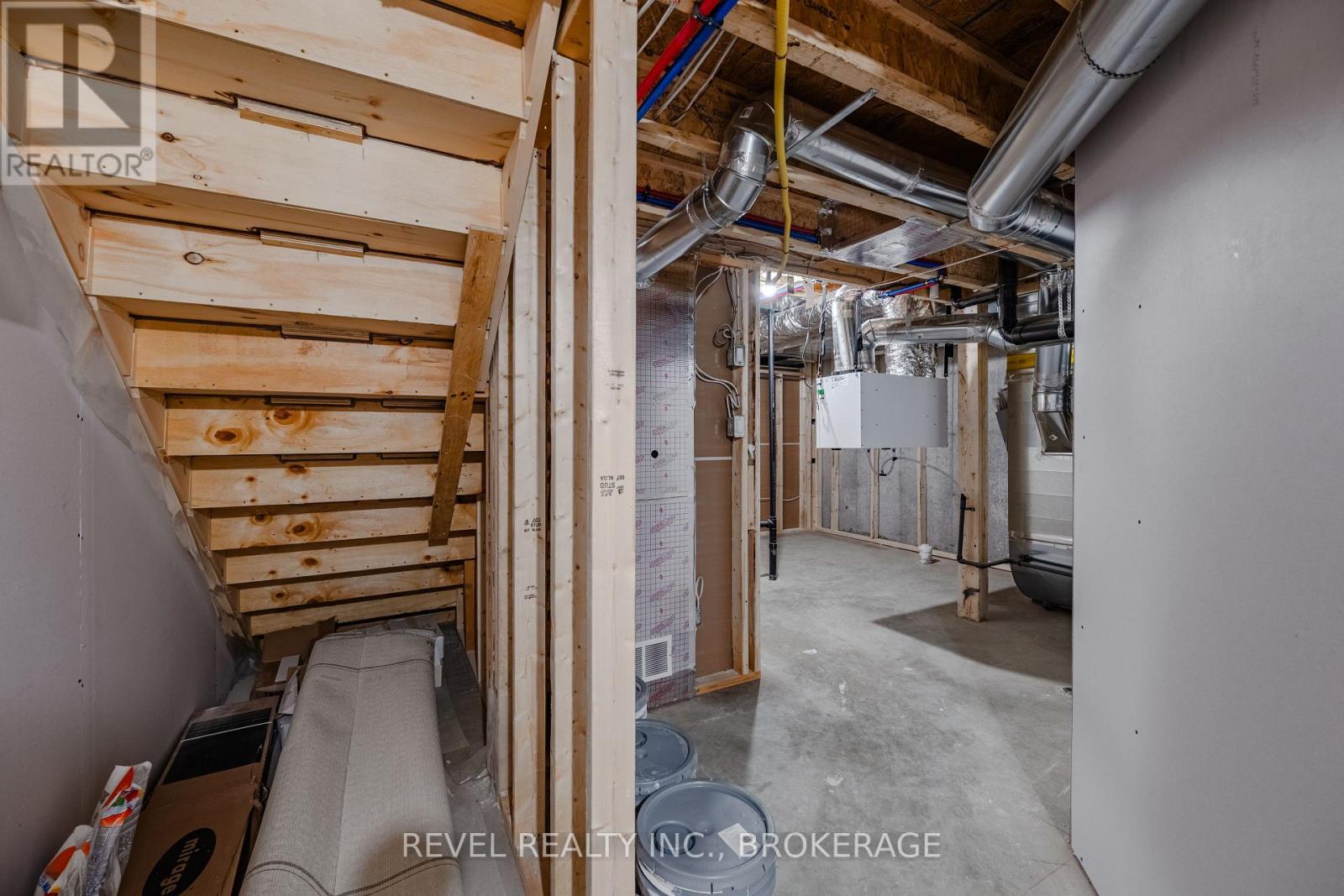 1075 Barrow Avenue, Kingston (East Gardiners Rd), Ontario  K7M 0K5 - Photo 32 - X12476358