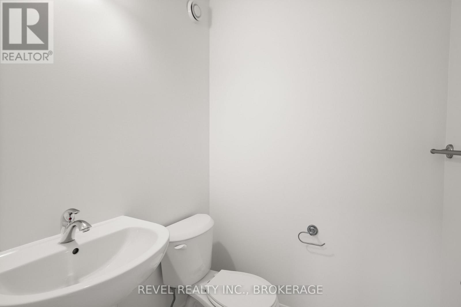 1075 Barrow Avenue, Kingston (East Gardiners Rd), Ontario  K7M 0K5 - Photo 5 - X12476358