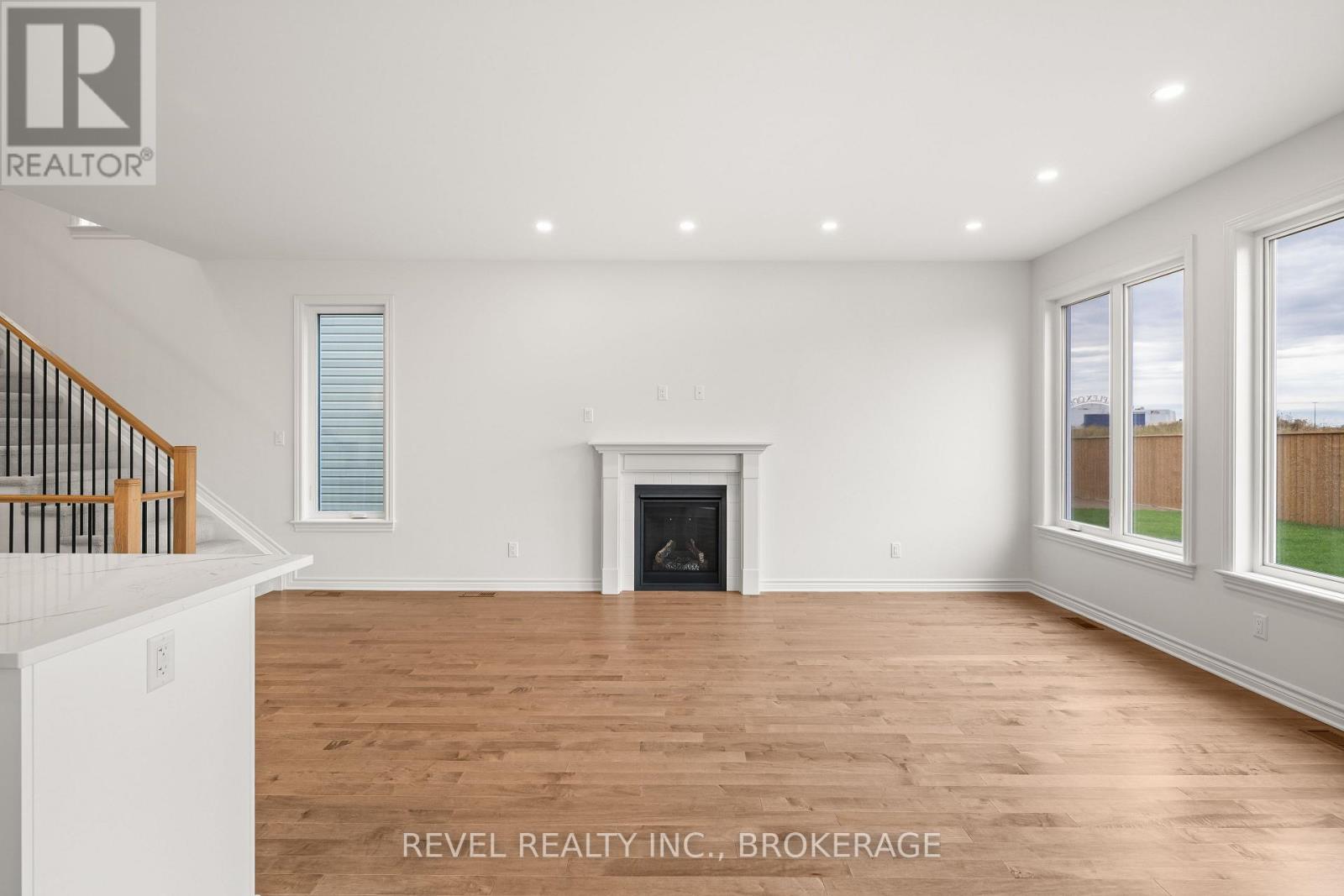 1075 Barrow Avenue, Kingston (East Gardiners Rd), Ontario  K7M 0K5 - Photo 8 - X12476358