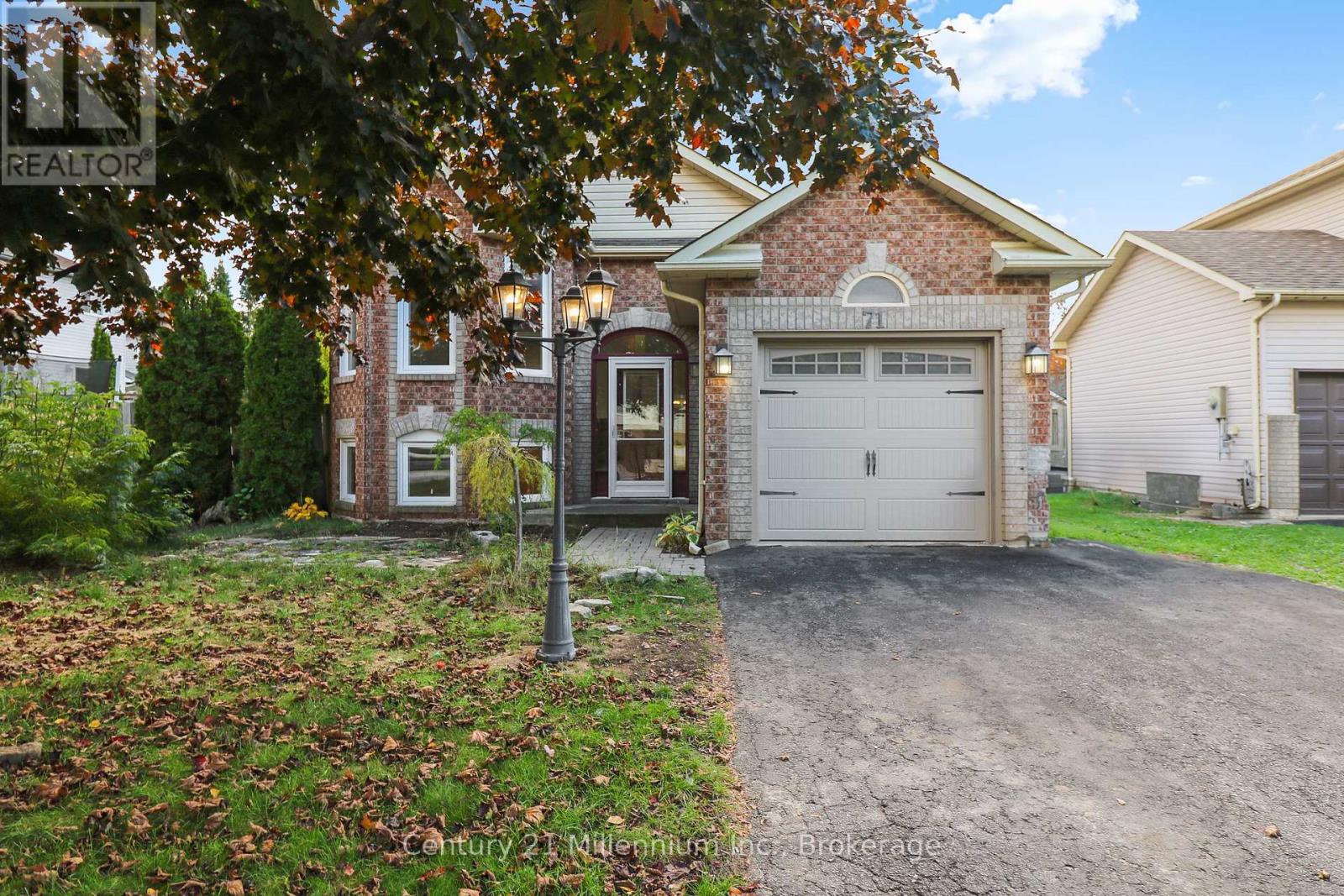 71 Donald Crescent, Wasaga Beach, Ontario  L9Z 1E3 - Photo 1 - S12476233