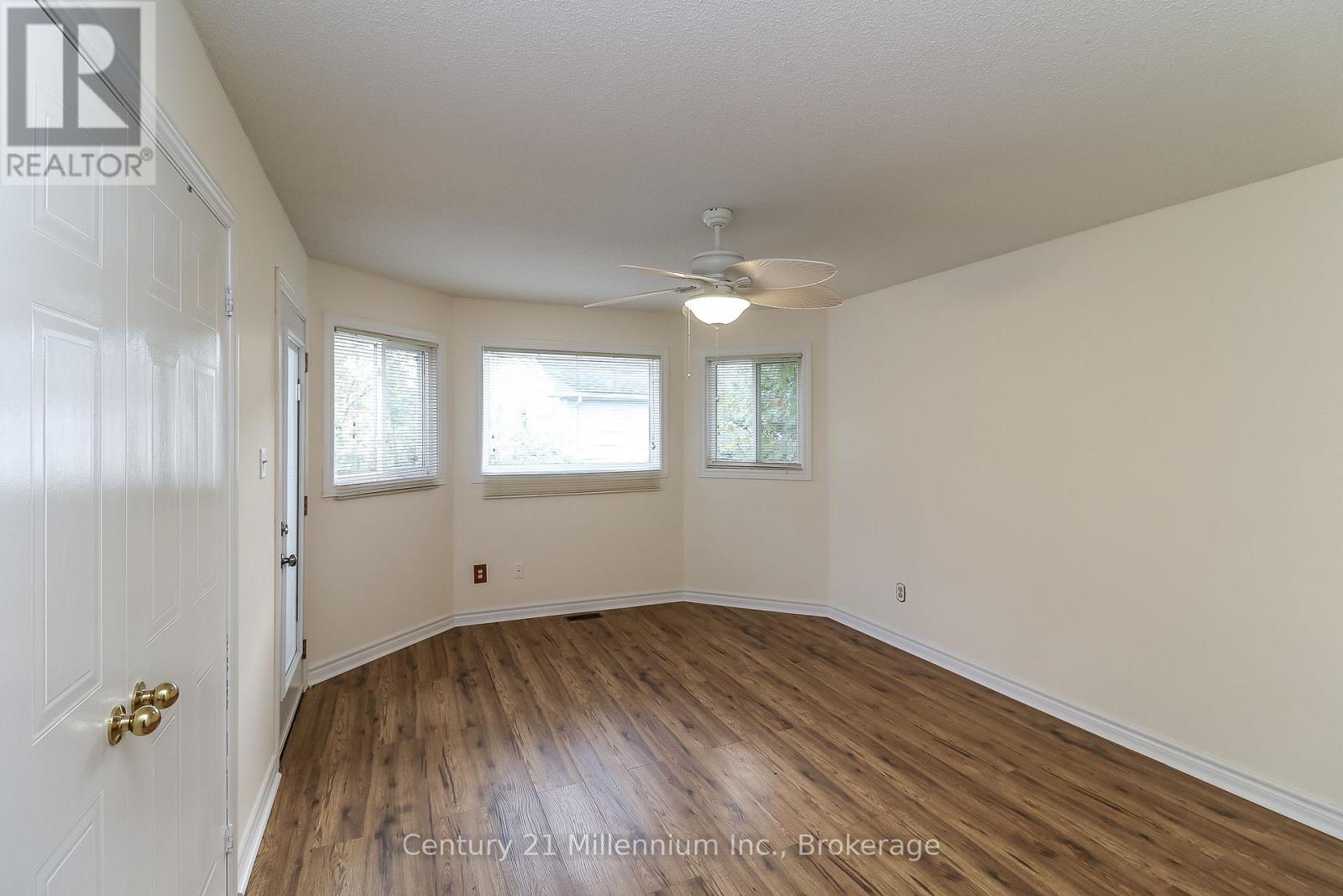 71 Donald Crescent, Wasaga Beach, Ontario  L9Z 1E3 - Photo 15 - S12476233