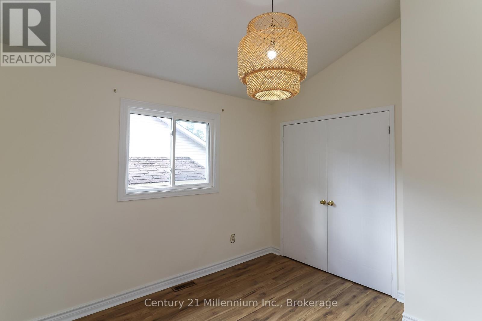 71 Donald Crescent, Wasaga Beach, Ontario  L9Z 1E3 - Photo 16 - S12476233