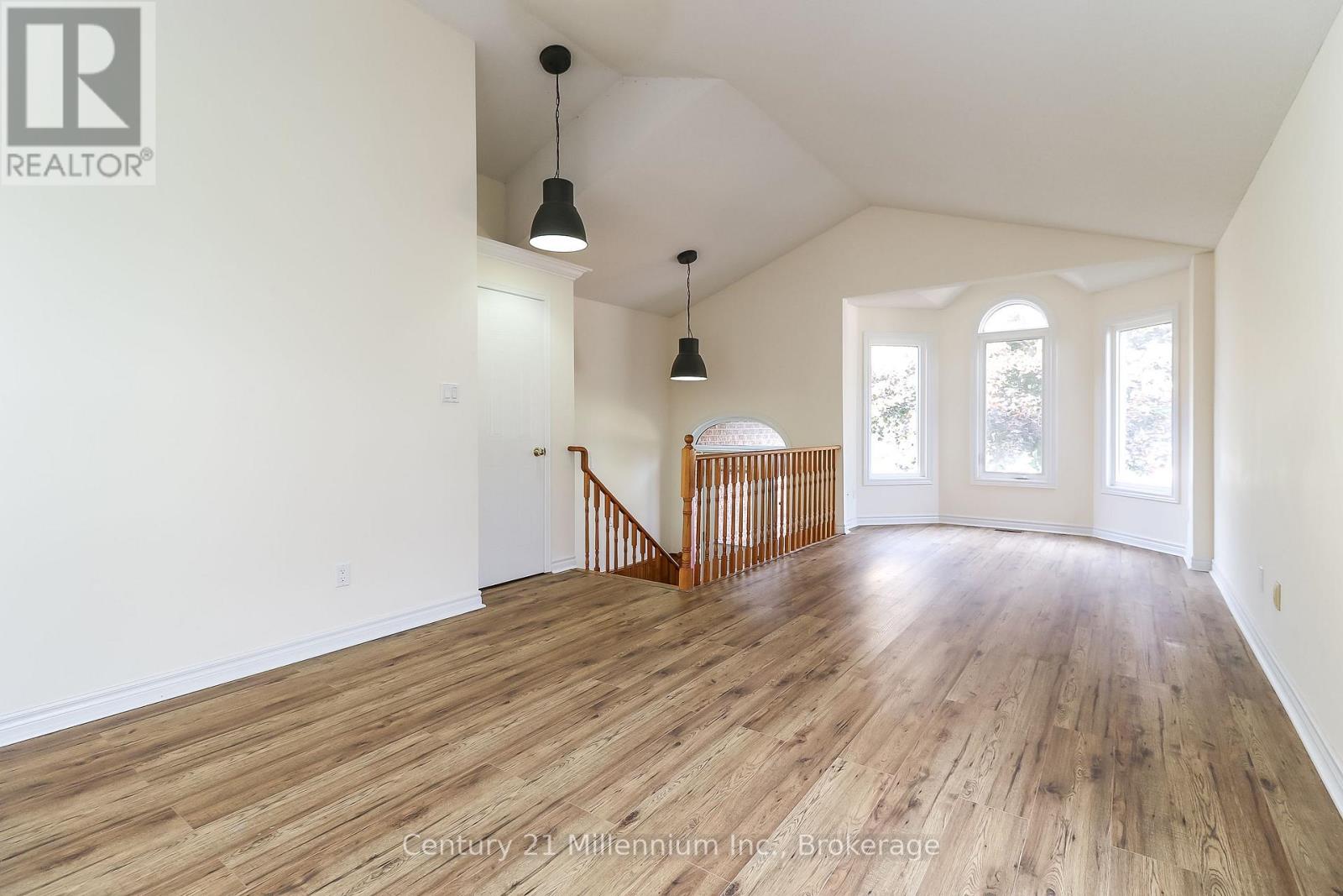 71 Donald Crescent, Wasaga Beach, Ontario  L9Z 1E3 - Photo 3 - S12476233