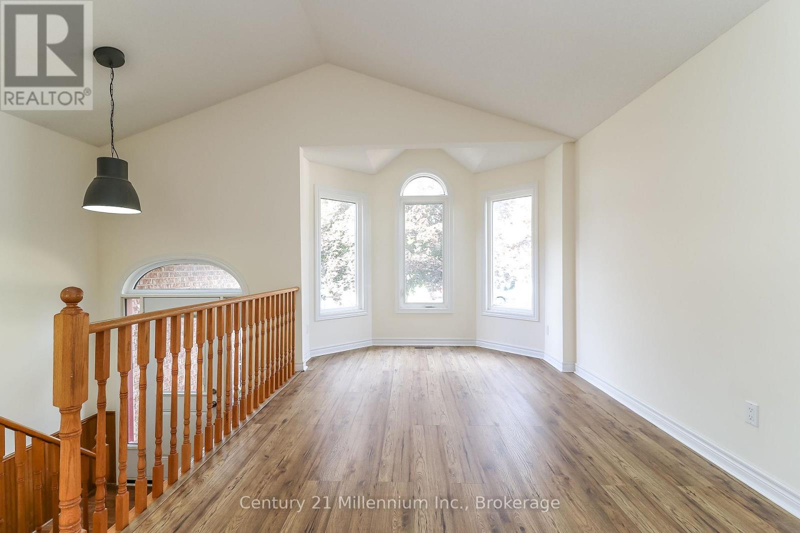 71 Donald Crescent, Wasaga Beach, Ontario  L9Z 1E3 - Photo 4 - S12476233