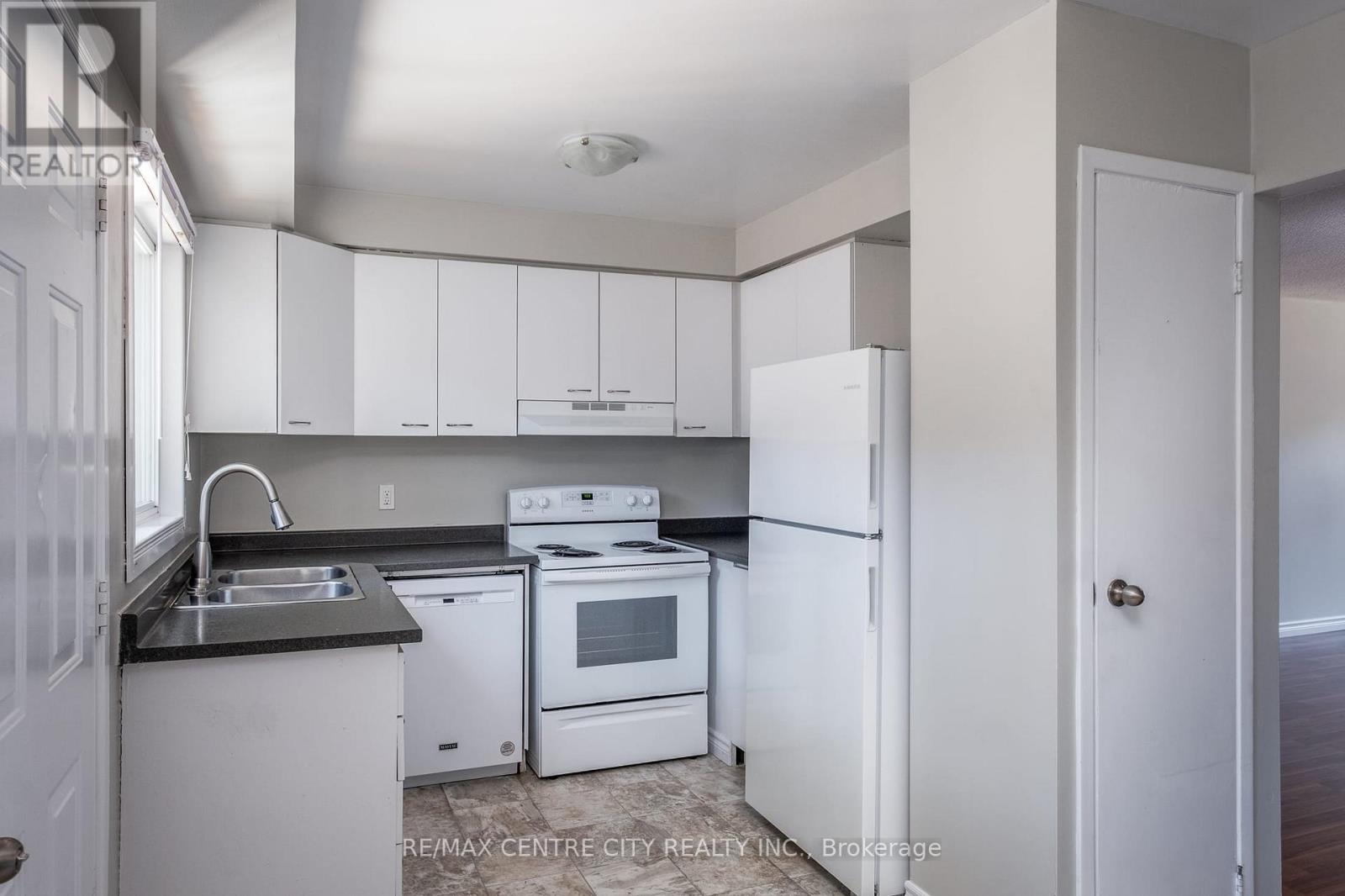 124 - 320 Westminster Avenue, London South, Ontario  N6C 5H5 - Photo 6 - X12476303