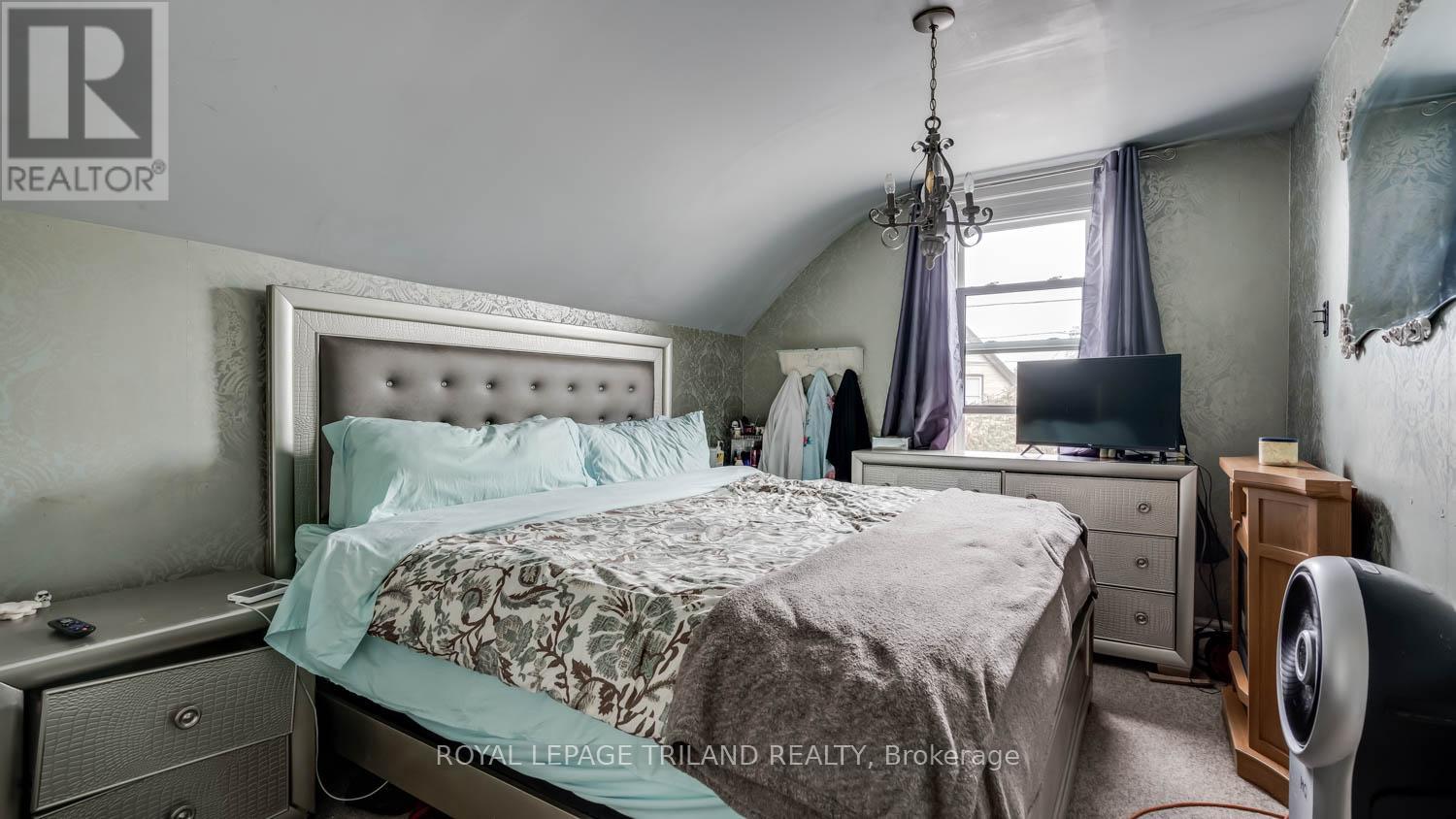 105 Hamilton Road, London East, Ontario  N6B 1N2 - Photo 12 - X12476304