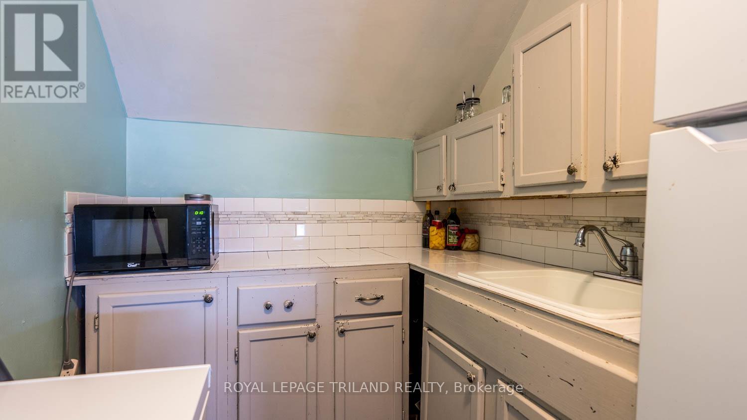 105 Hamilton Road, London East, Ontario  N6B 1N2 - Photo 16 - X12476304
